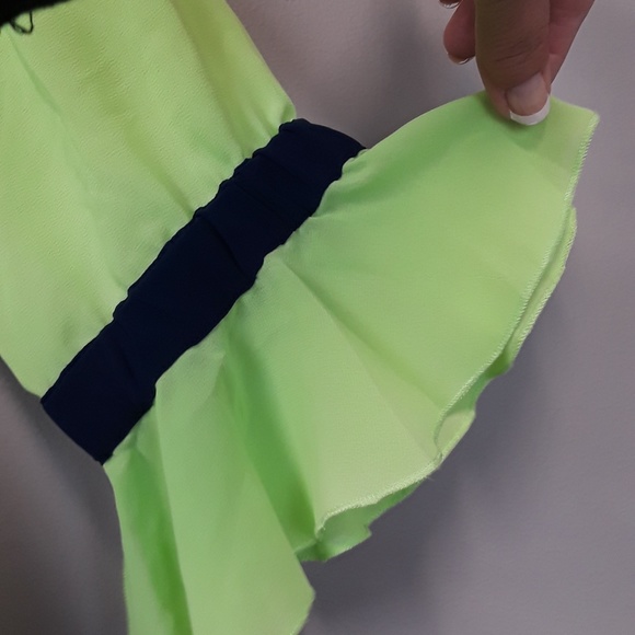 Linea Louis Dell’Olio green ruffled blouse top - Picture 6 of 6